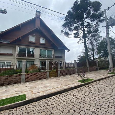 Duplex Novo, Com 02 Suites, Para 06 Pessoas, E 02 Vagas De Garagem Canela Exterior photo